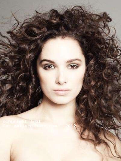 Fotos de peluquería: Rizos - Castaño - Largo 