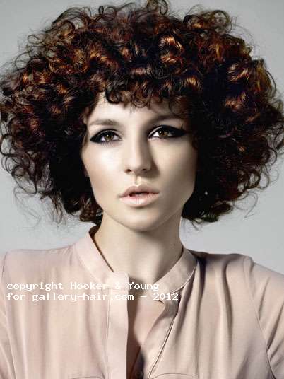 Fotos de peluquería: Rizos - Castaño - Media melena 