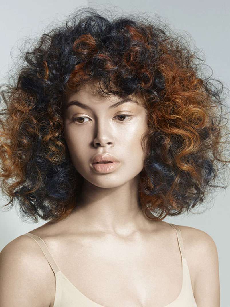 Fotos de peluquería: Rizos - Fantasía - Media melena 