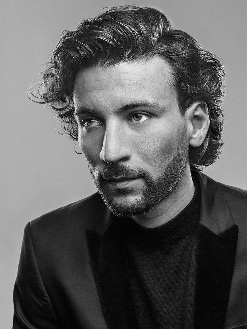 Fotos de peluquería: Hombres - Moreno - Media melena 