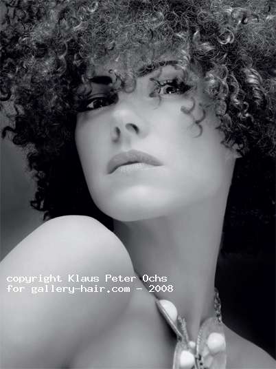 Fotos de peluquería: Rizos - Castaño - Media melena 