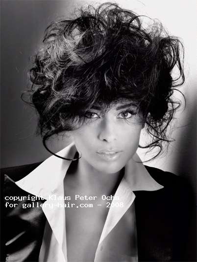 Fotos de peluquería: Rizos - Moreno - Media melena 