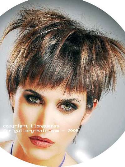 Fotos de peluquería: Capas - Castaño - Corto 